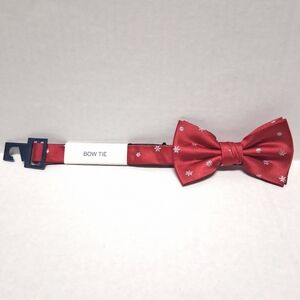 Holiday Snowflake Bow Tie NWT